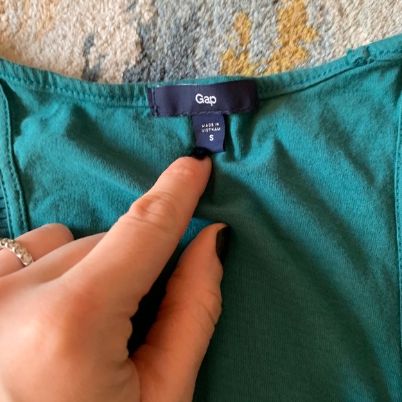 🚨Gap Racerback Teal Ruffle Bib Tank - Picture 2 of 2